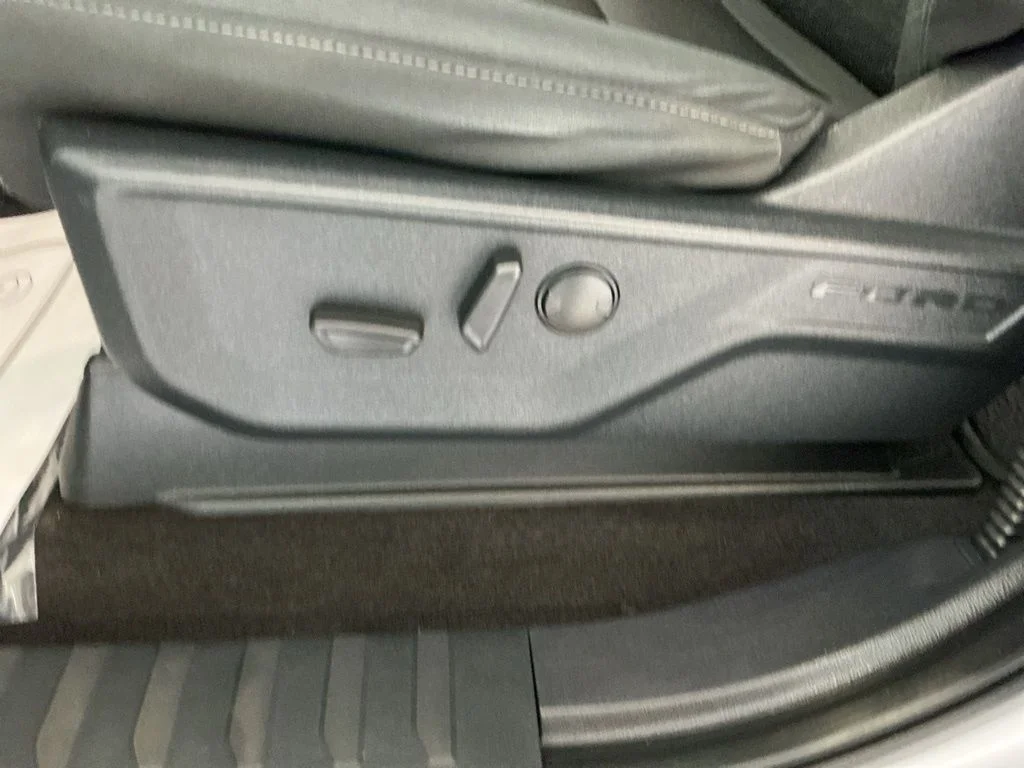 Used 2022 Silver Ford XLT image 15