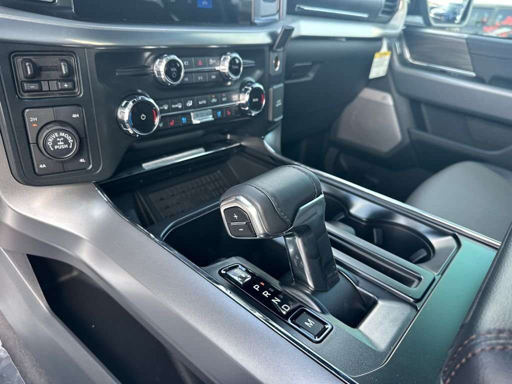 New 2025 White Ford Lariat image 28
