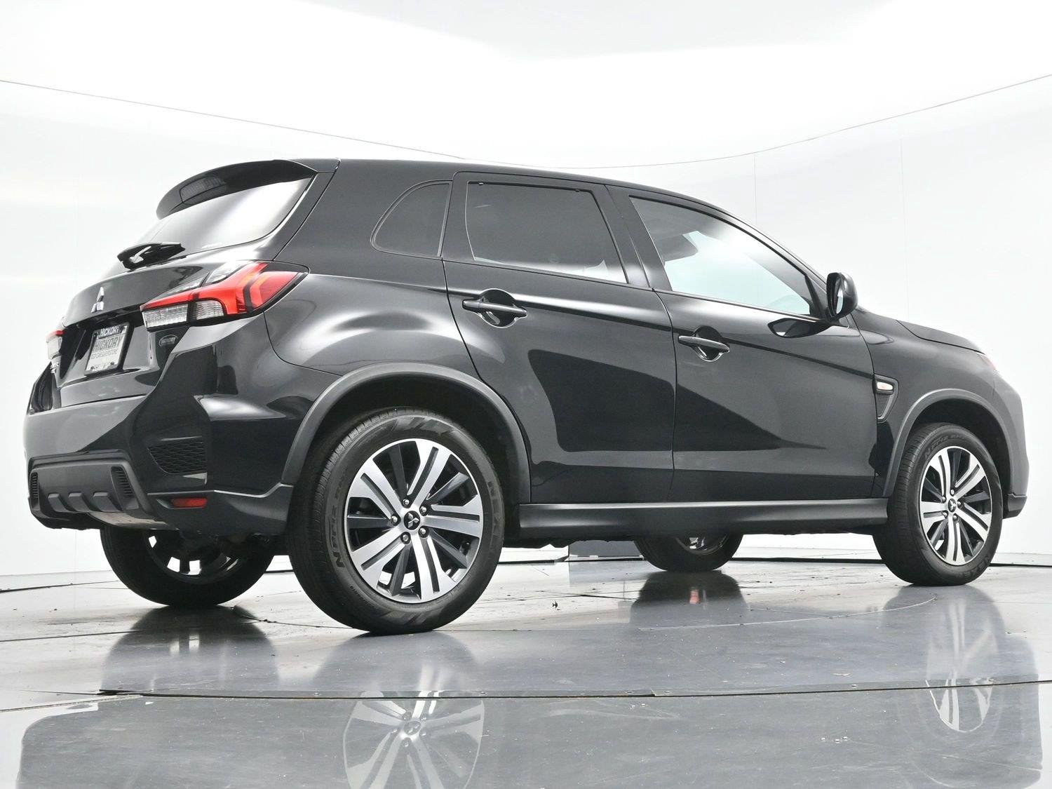 Used 2023 Labrador Black Pearl Mitsubishi ES image 44