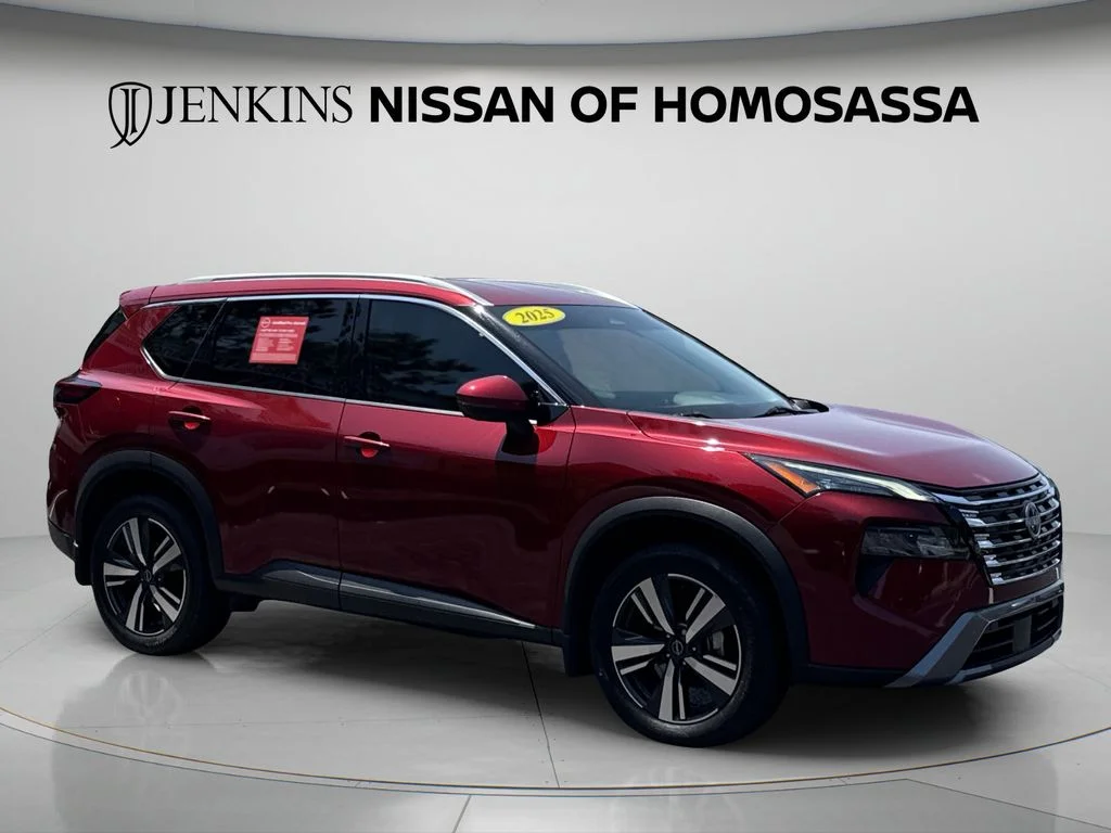 Used 2025 Red Nissan SL image 5