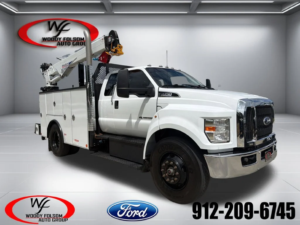 Used 2025 White Ford Base image 1