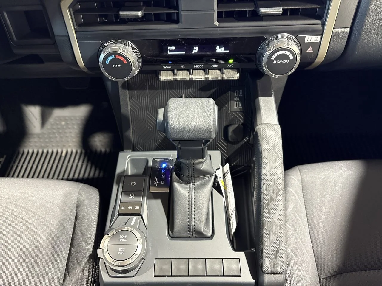 2026 Toyota Tacoma SR5 - Photo 21