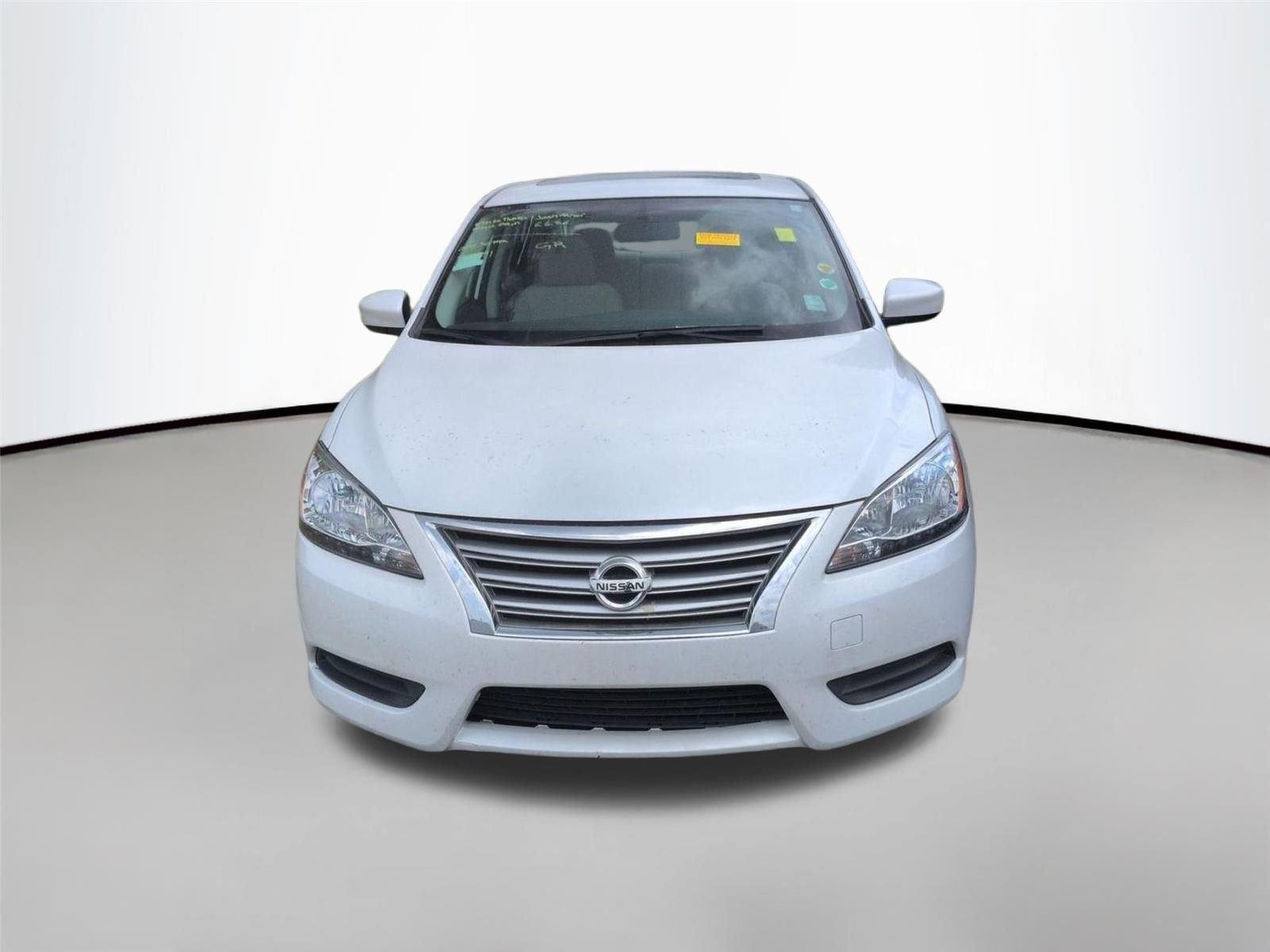 Used 2015 Aspen White Nissan SV image 3