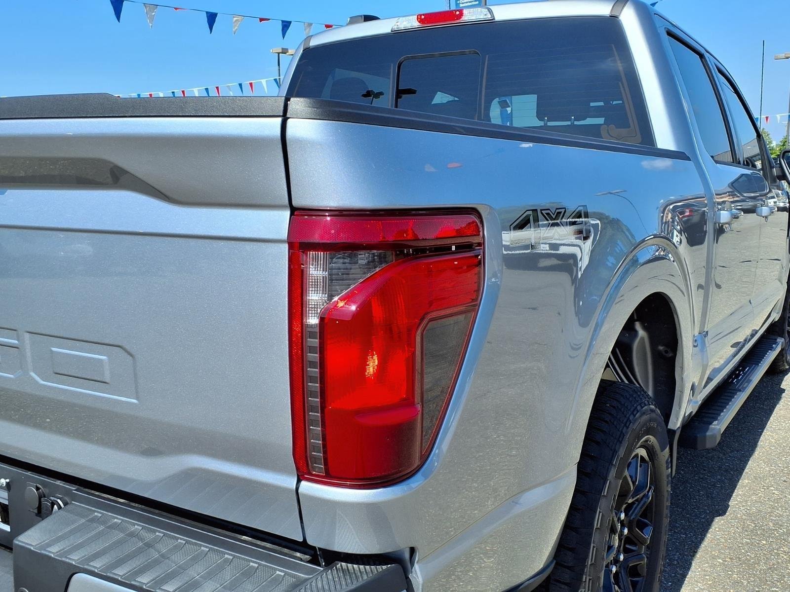 New 2026 Iconic Silver Metallic Ford XLT image 17