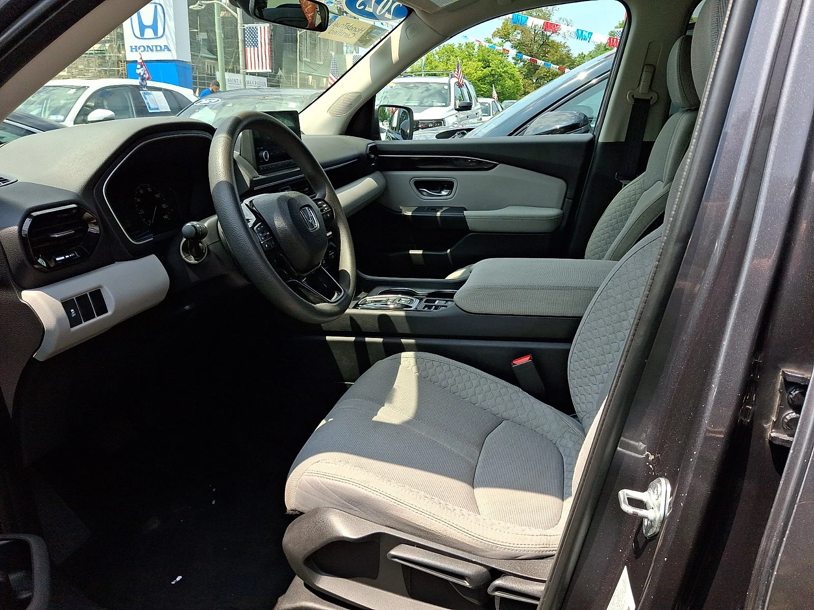 2023 Honda Pilot LX - Photo 43