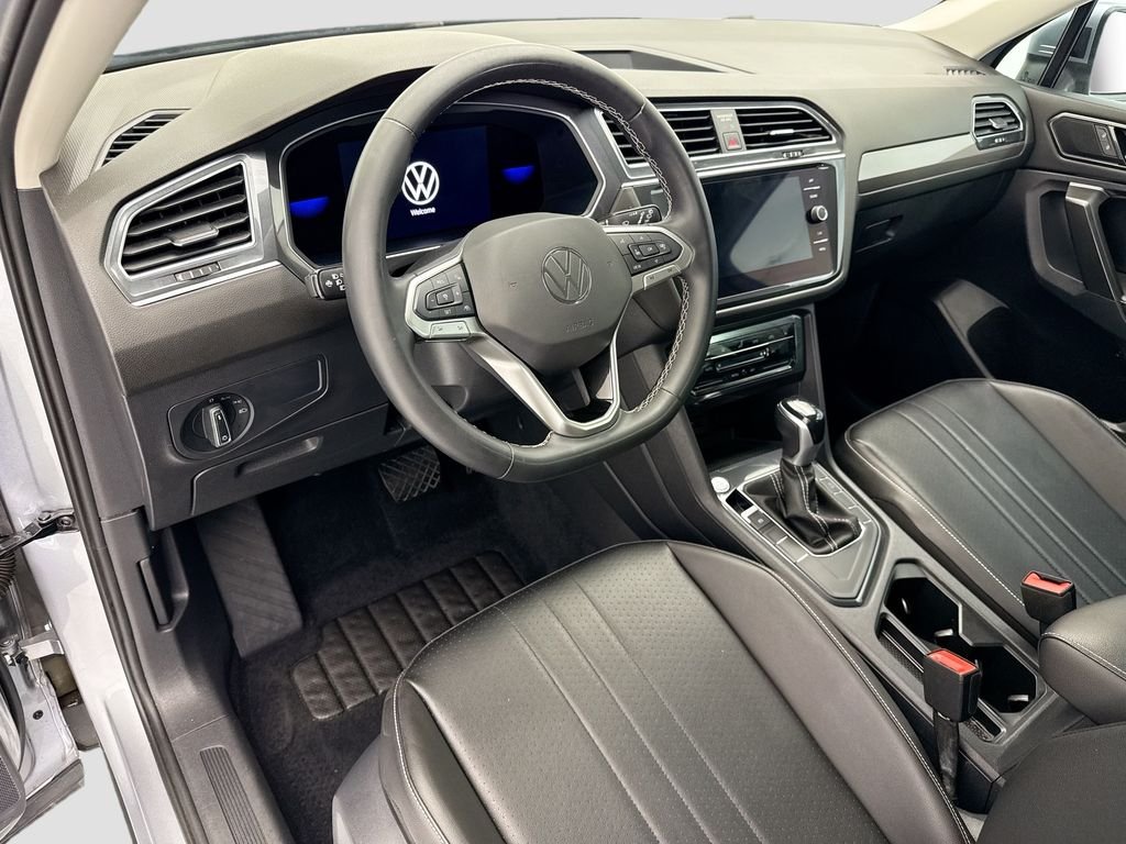 Used 2022 Pyrite Silver Metallic Volkswagen 2.0T SE image 9