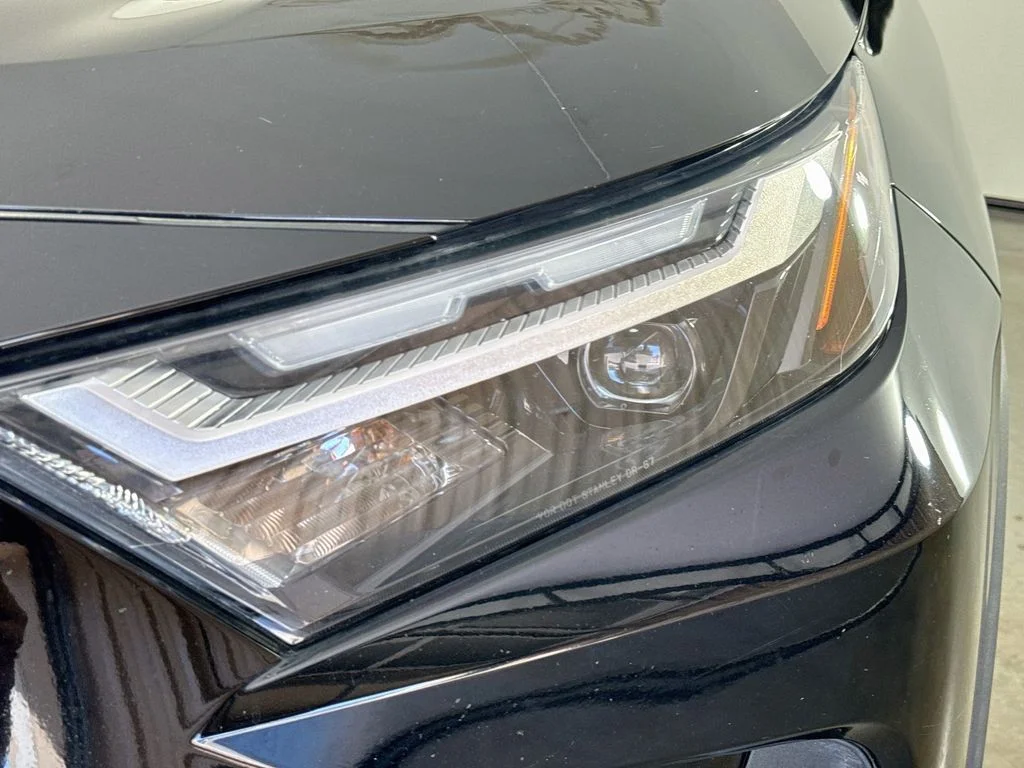 Used 2022 Black Toyota XLE Premium image 38
