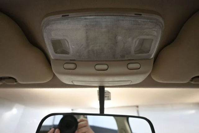 Used 1999 White Toyota Limited image 39