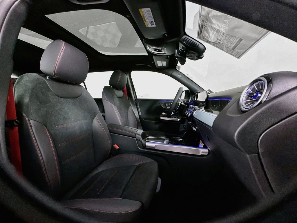 2026 Mercedes-Benz GLB AMG GLB 35 - Photo 29
