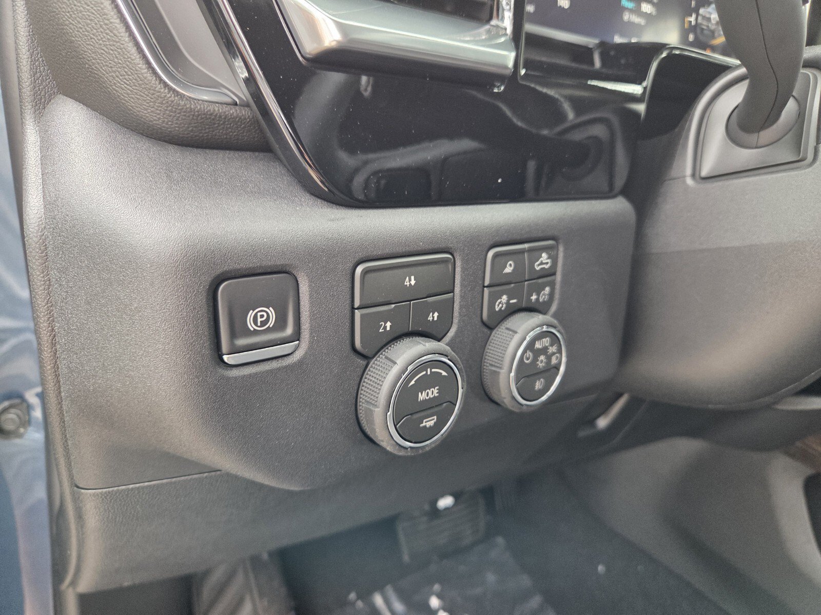 New 2026 Lakeshore Blue Metallic Chevrolet LT image 28
