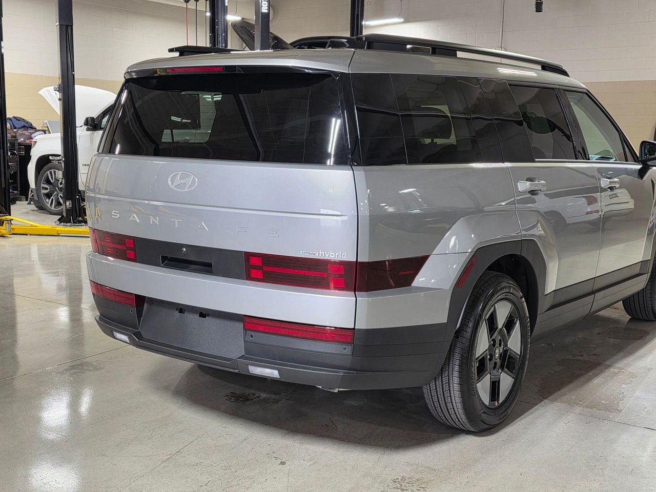 New 2026 Shimmering Silver Hyundai SEL image 11