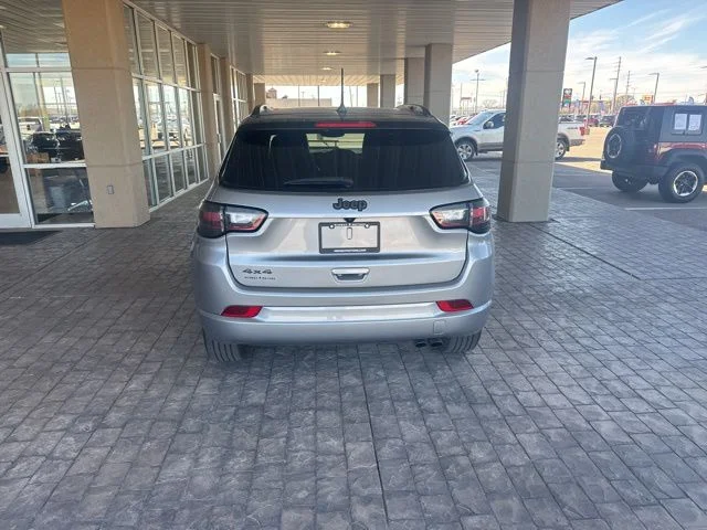 Used 2022 Silver Jeep High Altitude image 6