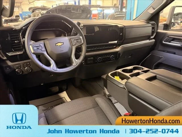 Used 2025 White Chevrolet LT image 11
