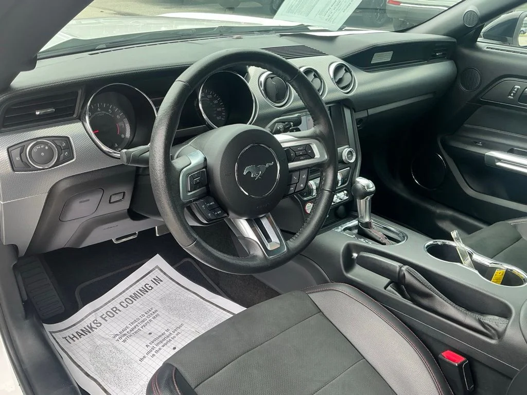 Used 2017 White Ford GT Premium image 31