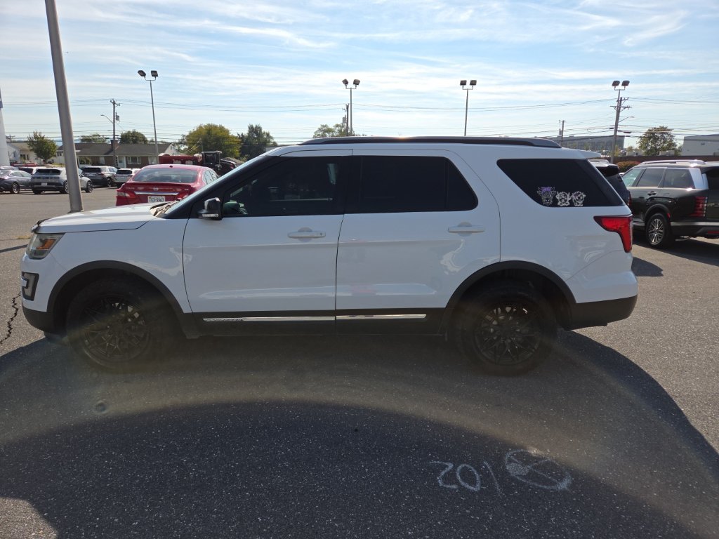 Used 2016 White Ford XLT image 17
