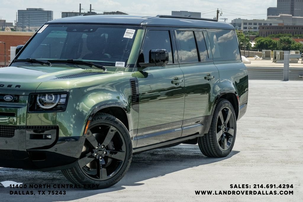 New 2026 Woolstone Green Metallic Land Rover X-Dynamic SE image 4