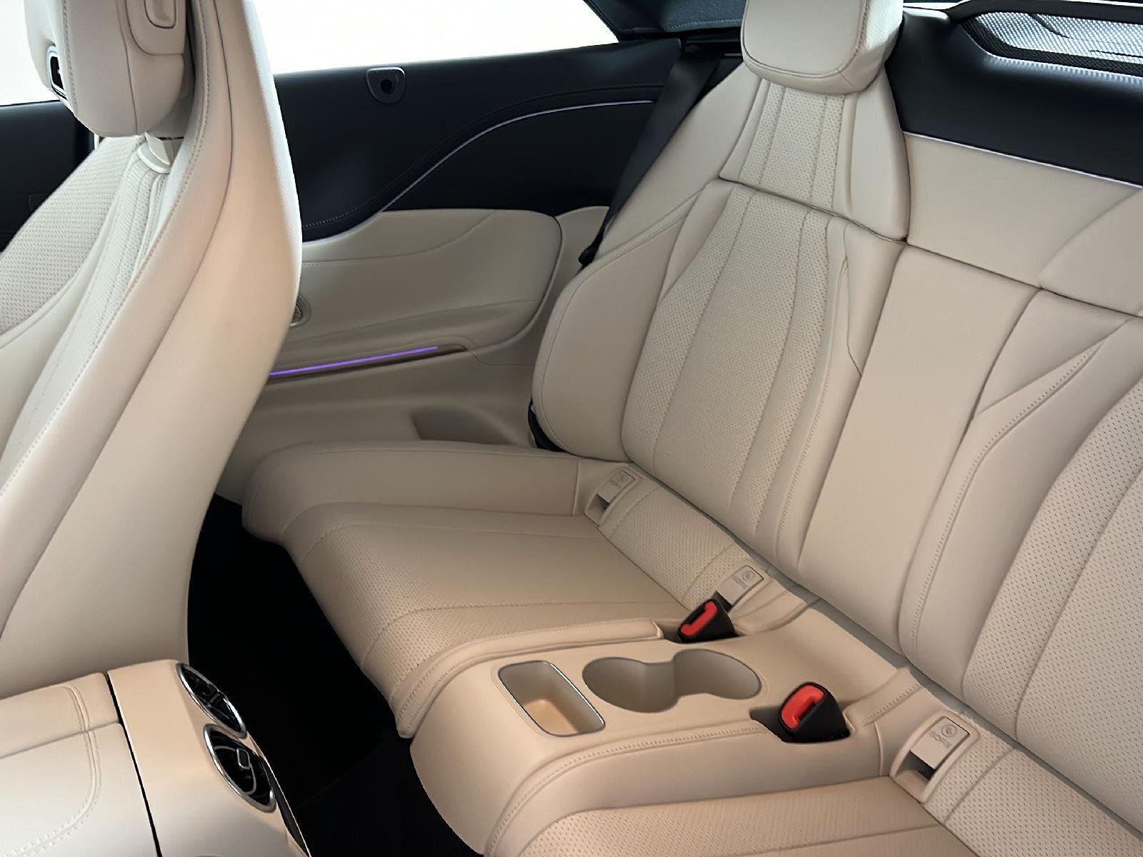 Used 2025 Polar White Mercedes-Benz CLE 300 image 33