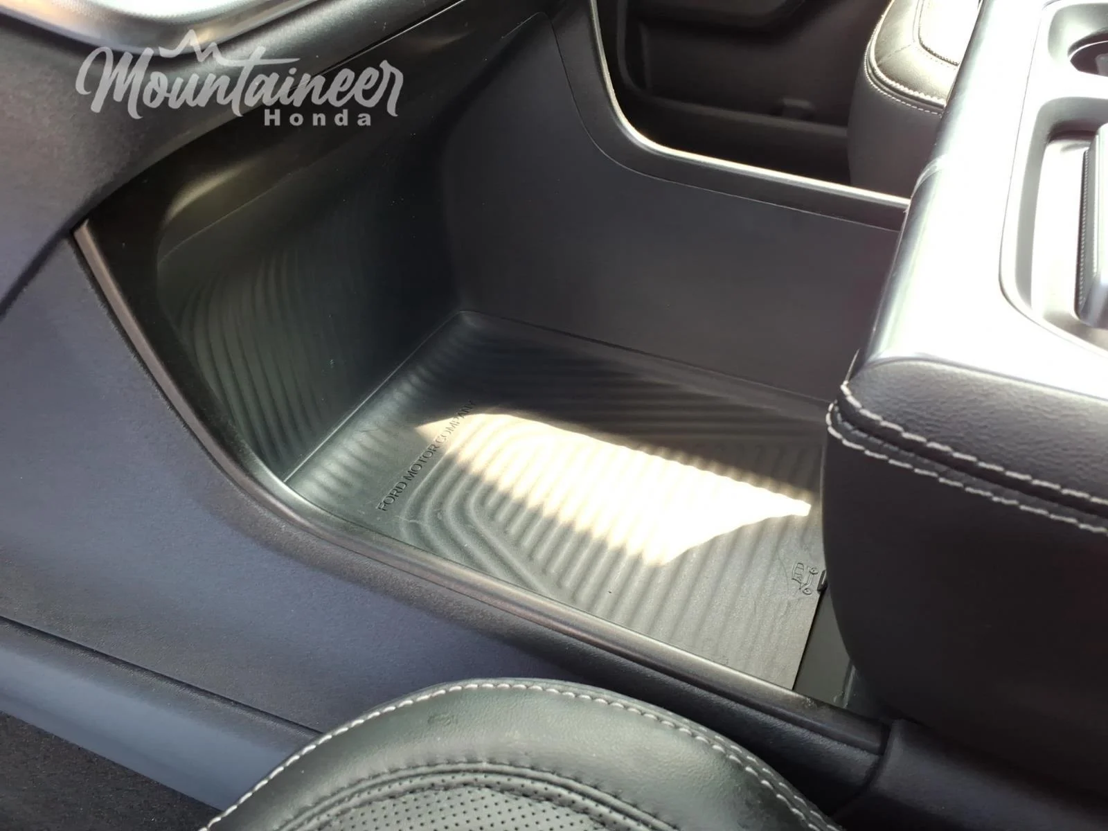 Used 2025 Dark Matter Gray Ford Platinum image 39