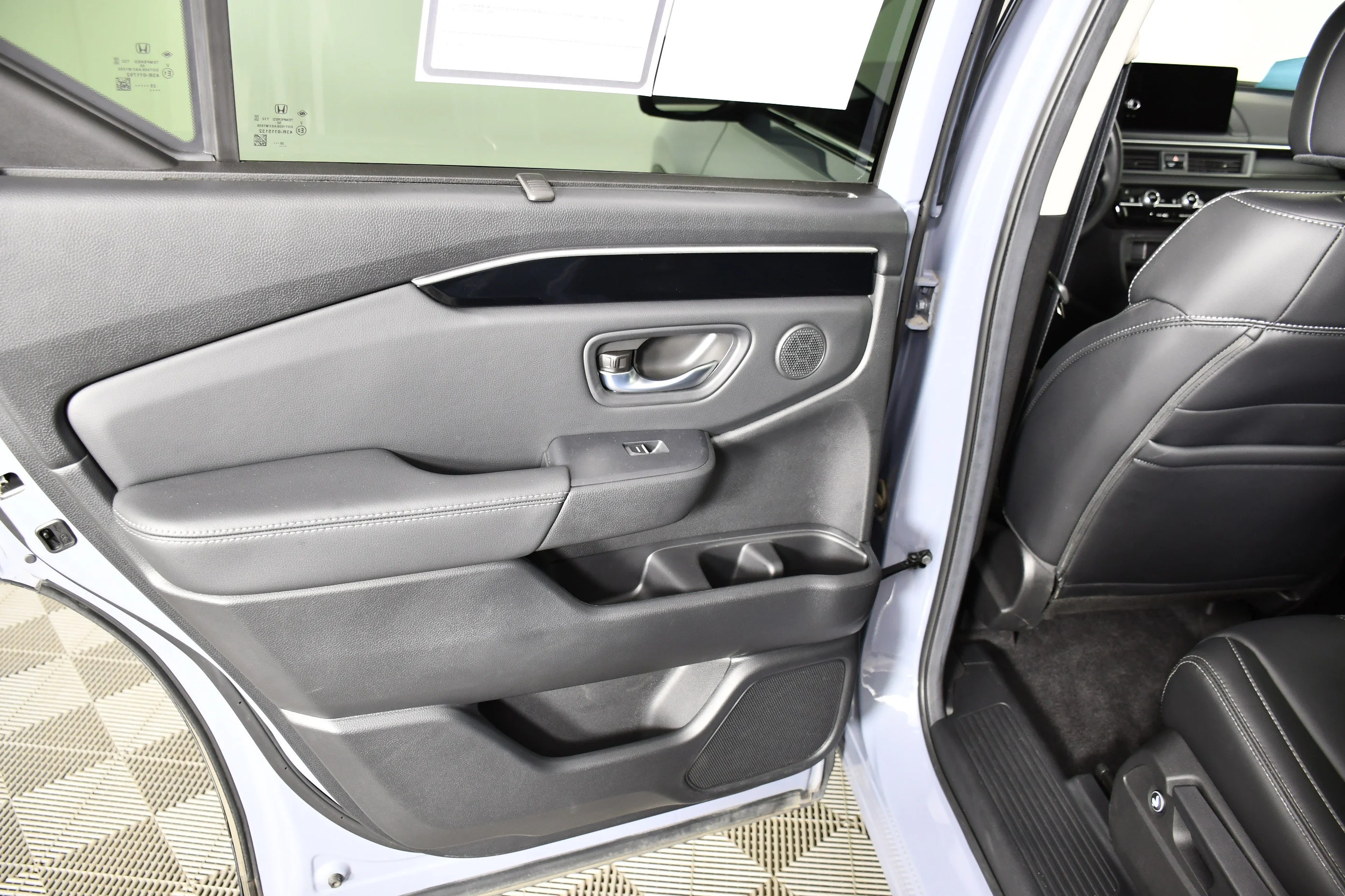 Certified Used 2025 Sonic Gray Pearl Honda Touring image 46