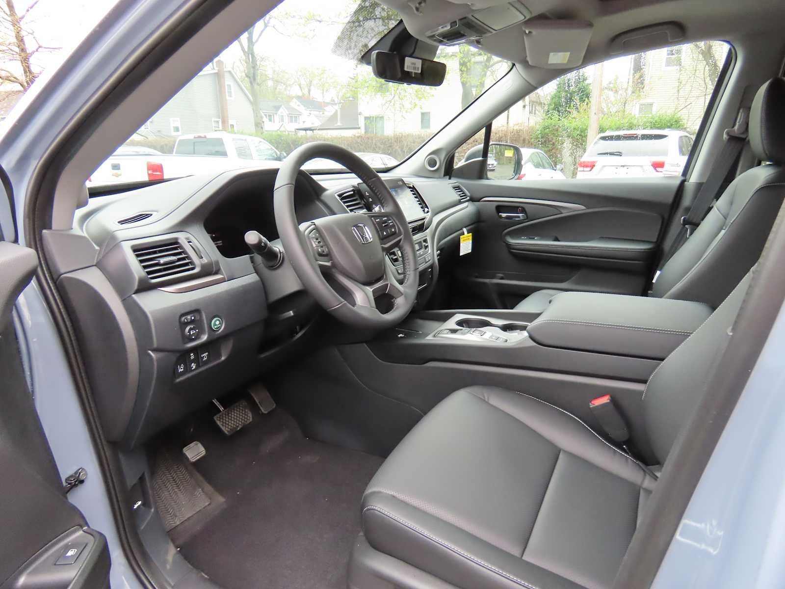 New 2026 Sonic Gray Pearl Honda RTL image 2