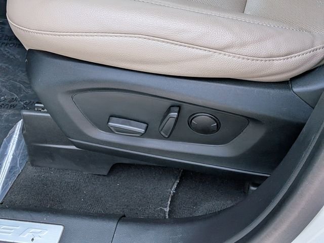 Used 2022 White Ford Limited image 23