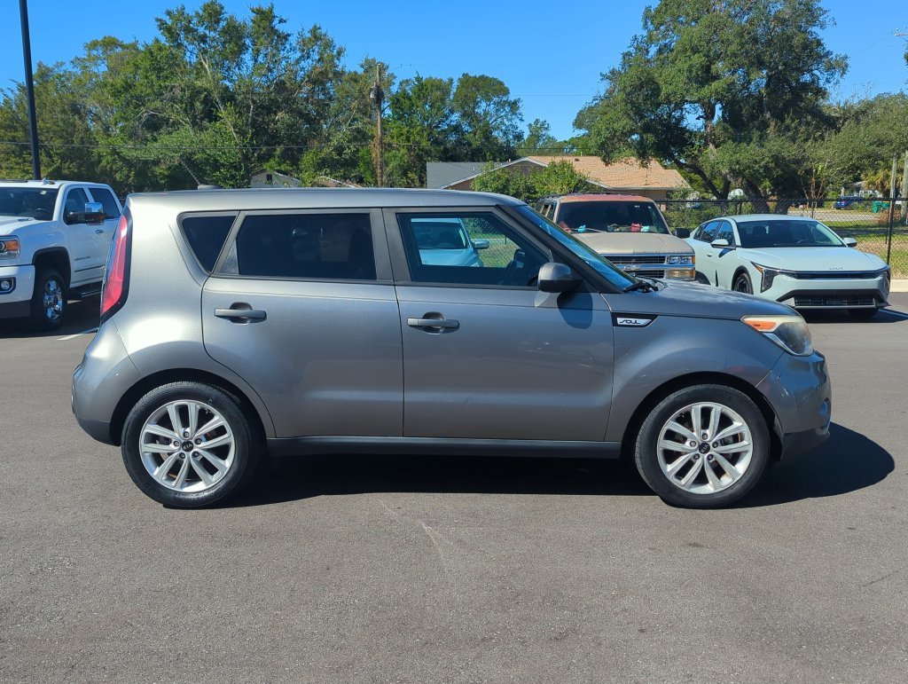 Used 2017 Gray Kia Plus image 8