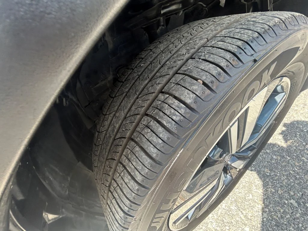 Used 2023 Super Black Nissan SL image 25