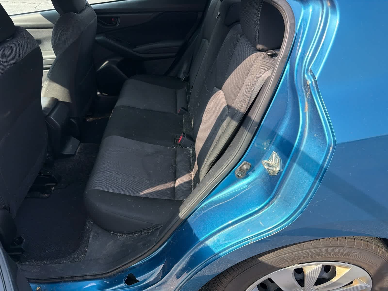 Used 2017 Island Blue Pearl Subaru  image 10