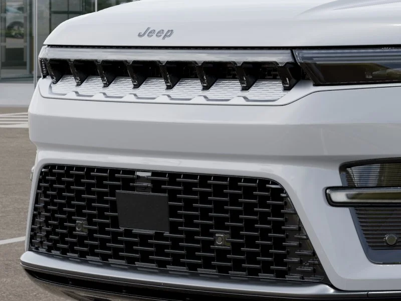 New 2026 Bright White Clear-Coat Exterior Paint Jeep 4x2 image 37