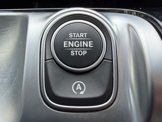 Certified Used 2022  Mercedes-Benz GLB 250 image 20