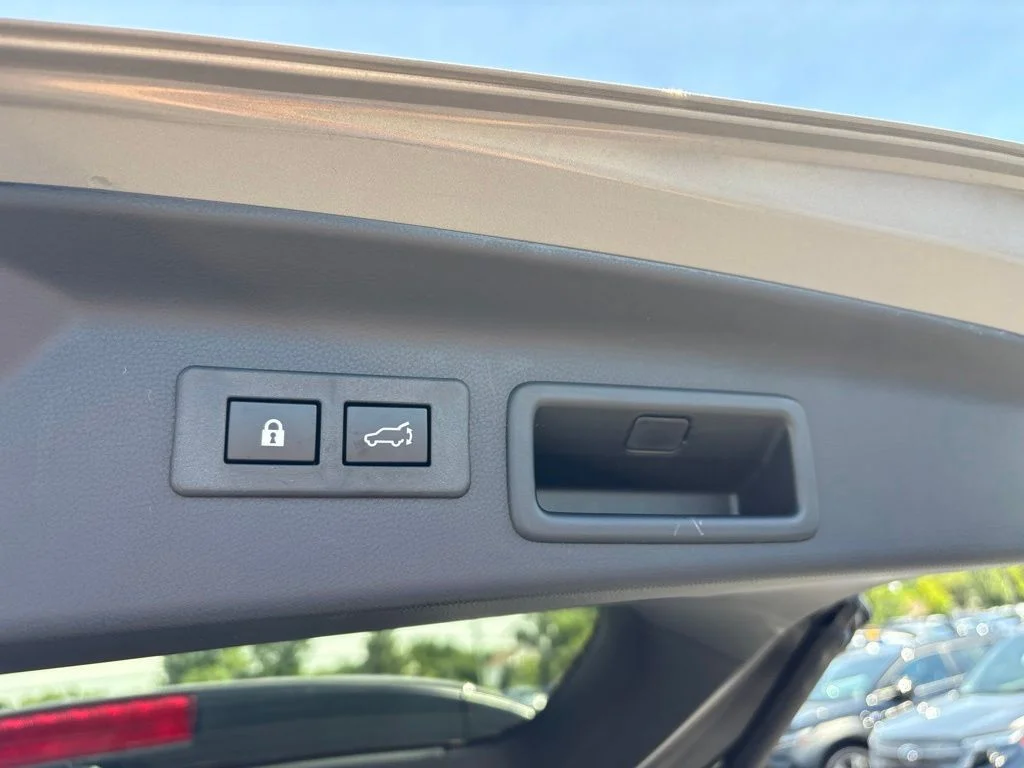 Used 2026 Beige Subaru Touring image 28
