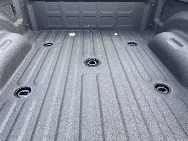 New 2026 Bright White Clear-Coat Exterior Paint RAM Laramie image 18