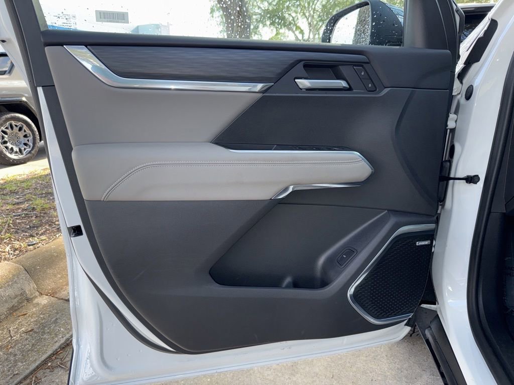 Used 2026 Summit White GMC Elevation image 20