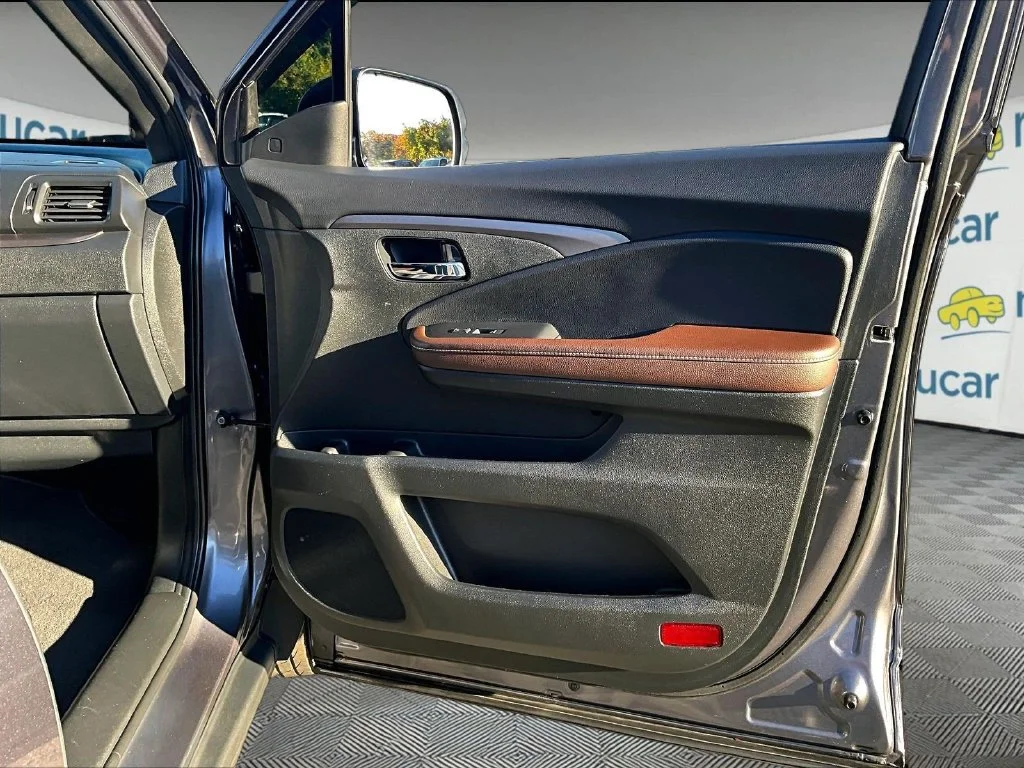 Used 2025 Gray Honda RTL image 12