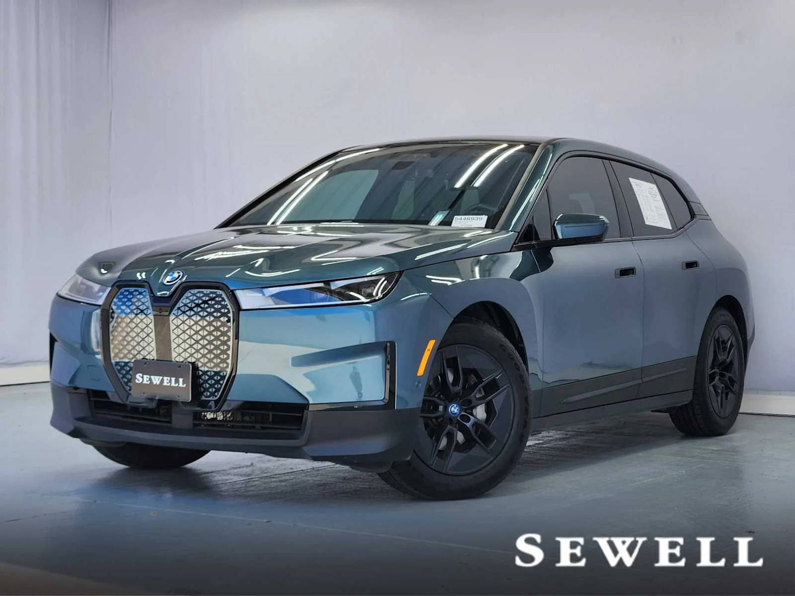 2023 BMW iX xDrive50's photo