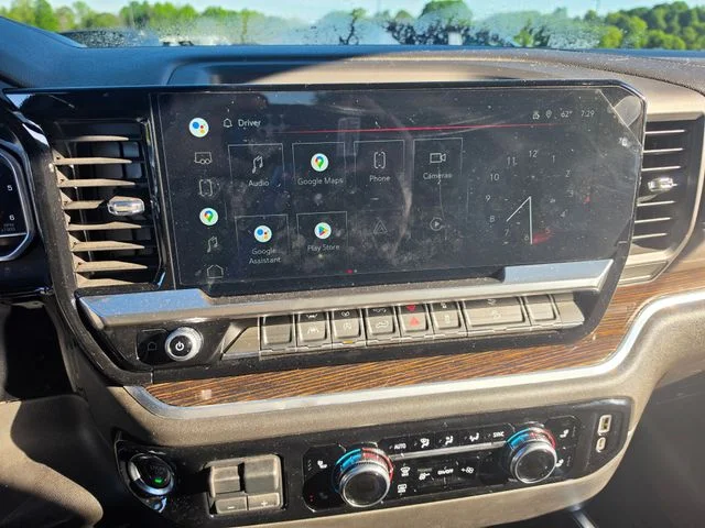 Used 2022 White GMC Elevation image 16