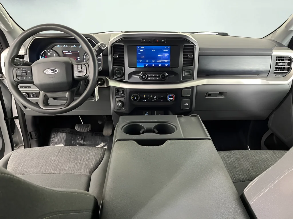 Used 2021 White Ford XLT image 2