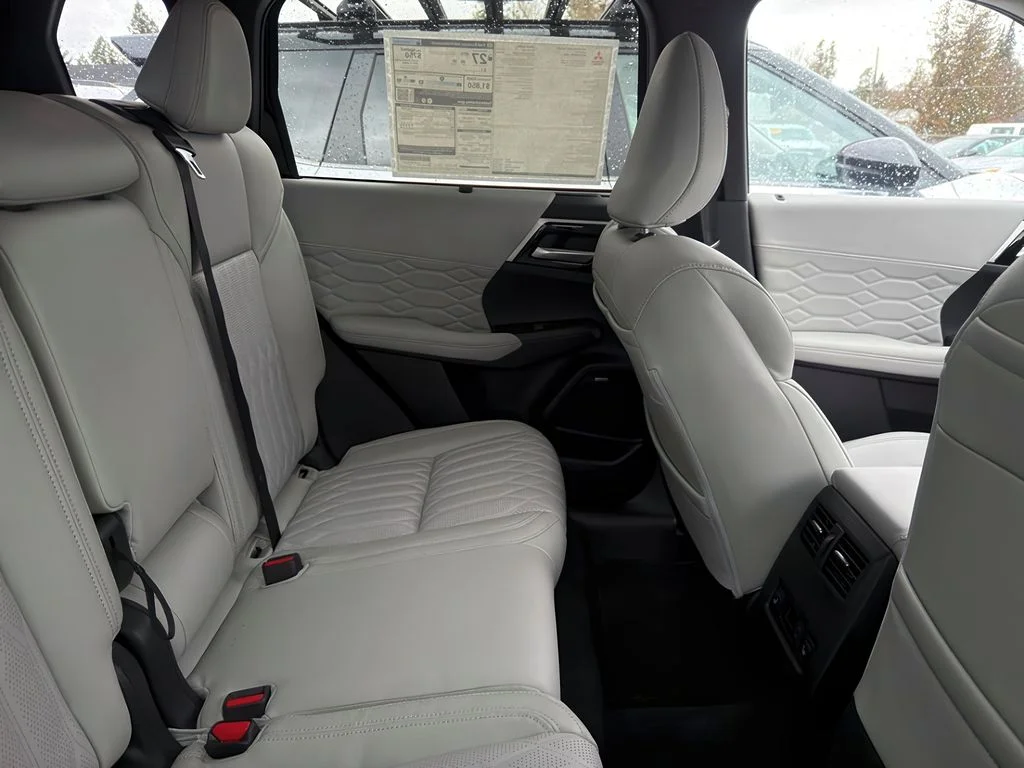 New 2026 Black Diamond Mitsubishi SEL image 7