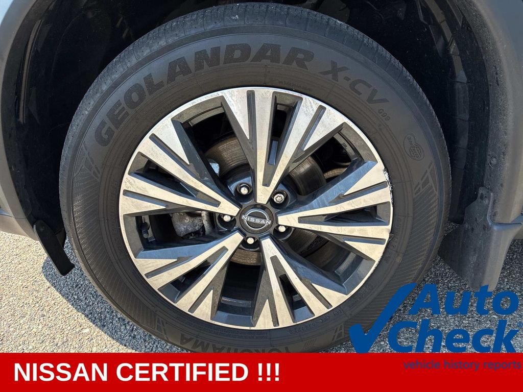 Used 2023 Black Nissan SV image 18