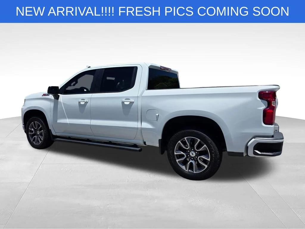 Used 2022 Summit White Chevrolet RST image 5