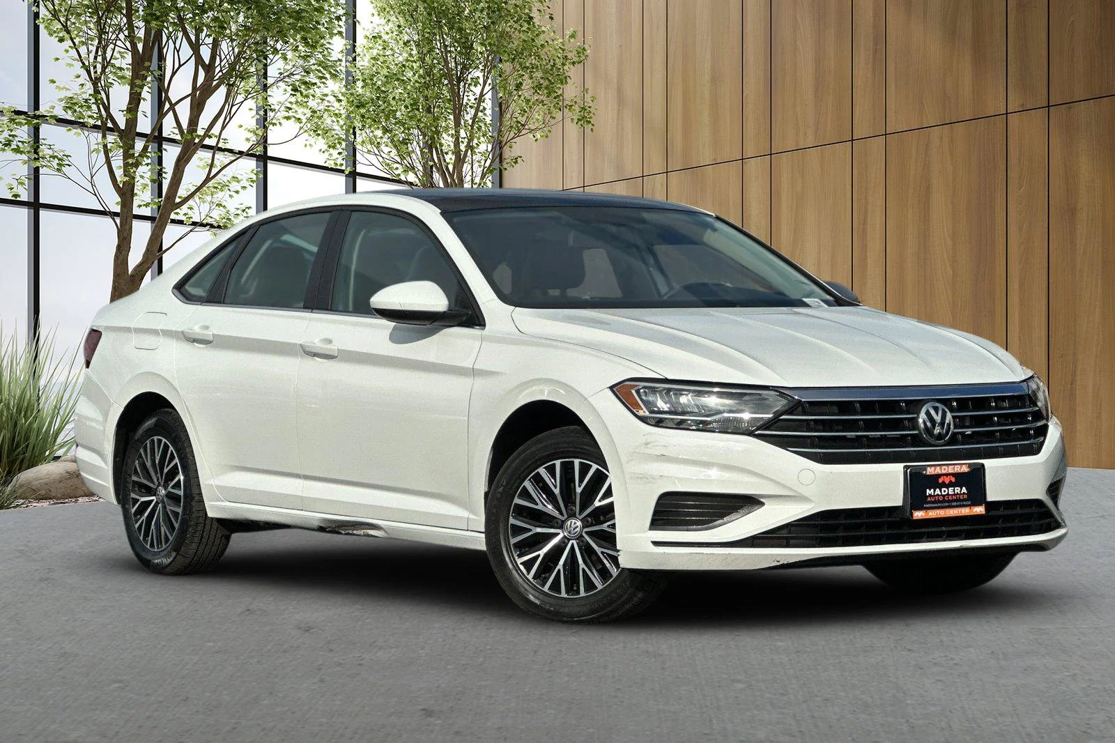 Used 2020 White Volkswagen 1.4T SE image 1