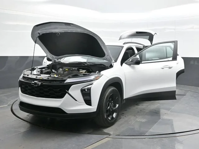 New 2026 Summit White Chevrolet LT image 30