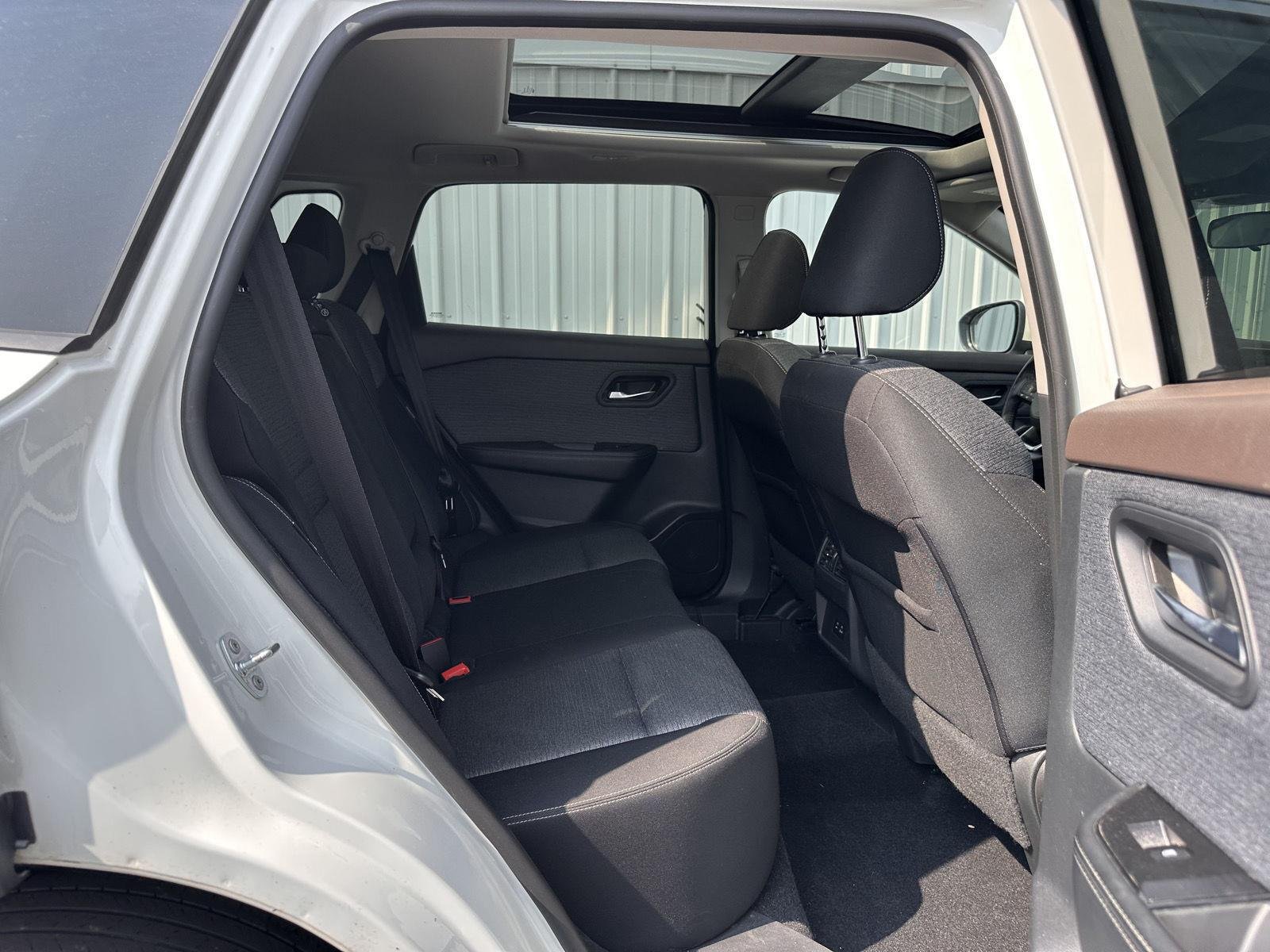 Used 2021 Pearl White Tricoat Nissan SV image 19