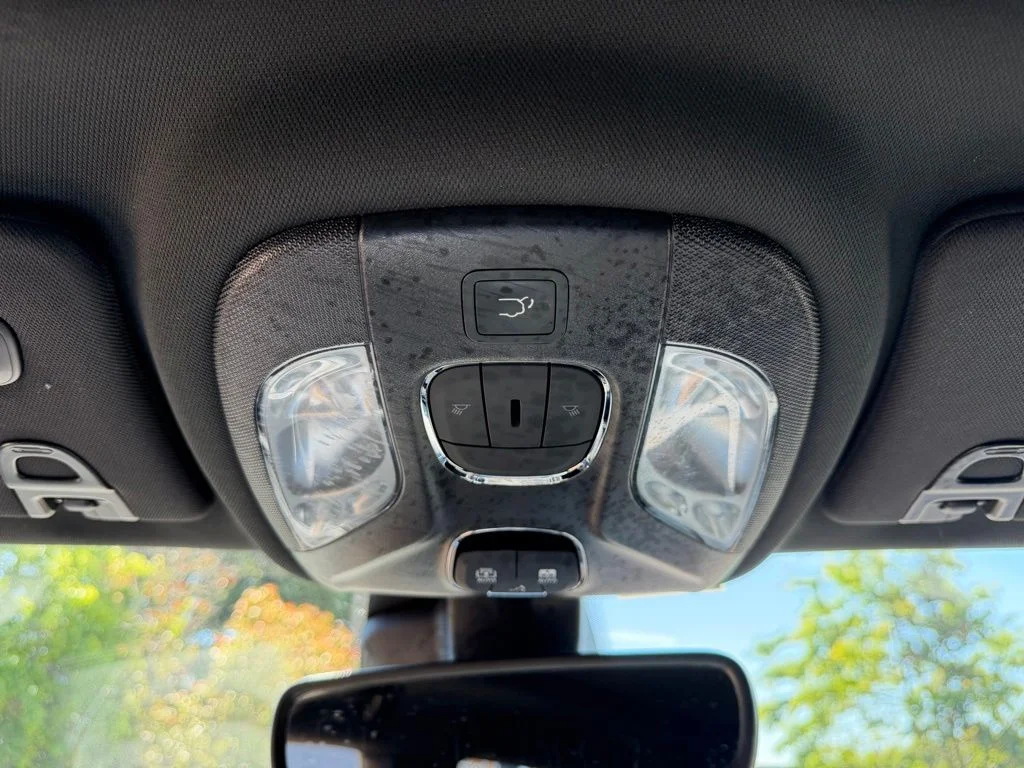Used 2023 Redline Pearlcoat Jeep Latitude Lux image 26