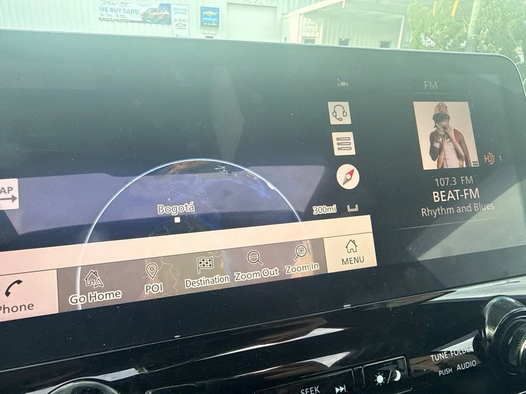 Used 2022 White Nissan Platinum image 22