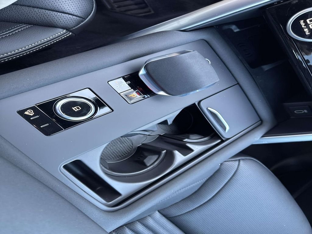 New 2026 Santorini Black Land Rover S image 29