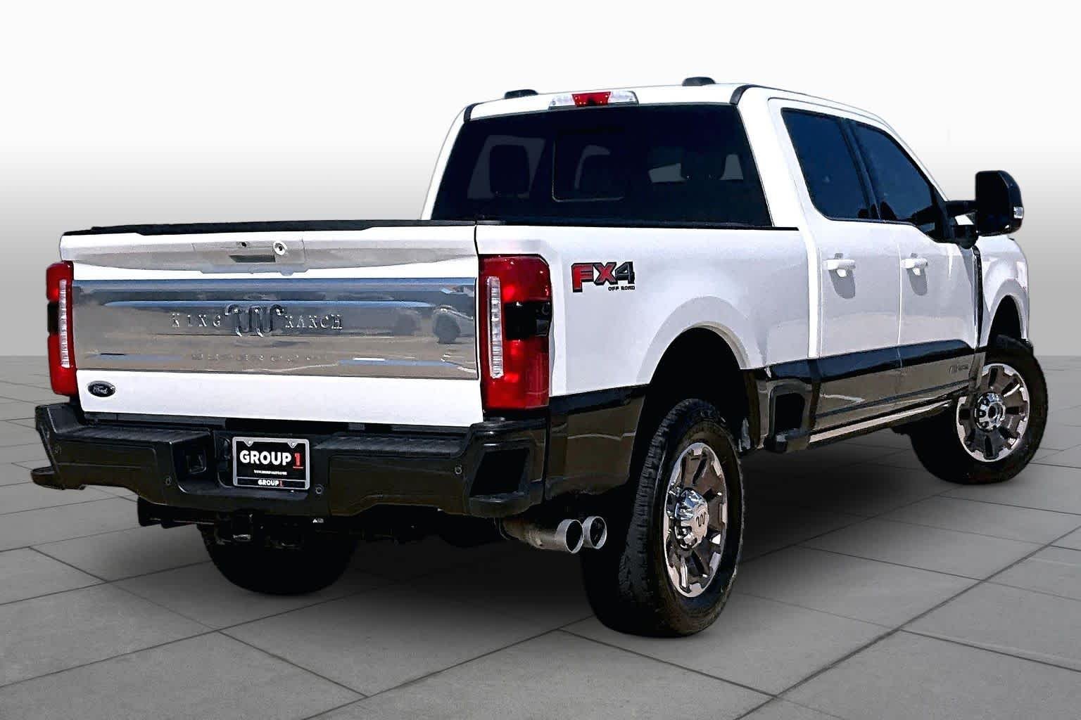 Used 2025 Star White Metallic Tri-Coat/Darkened Bronze Ford King Ranch image 13