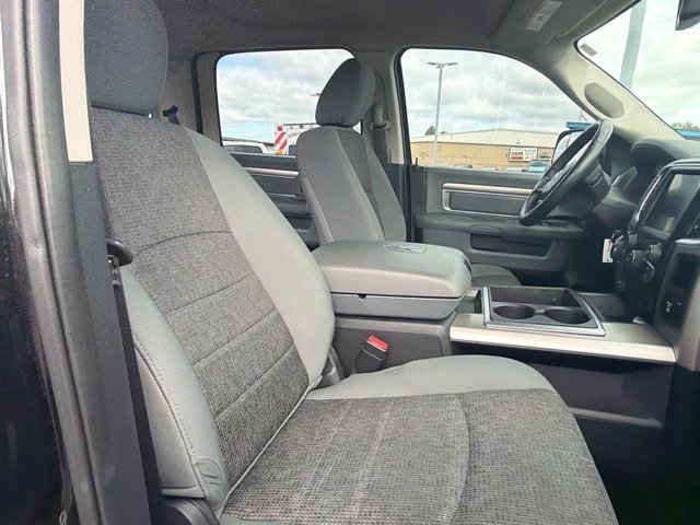 Used 2015 Brilliant Black Crystal Pearlcoat Ram Outdoorsman image 10