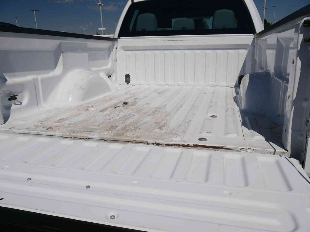 Used 2012  Ford XL image 7