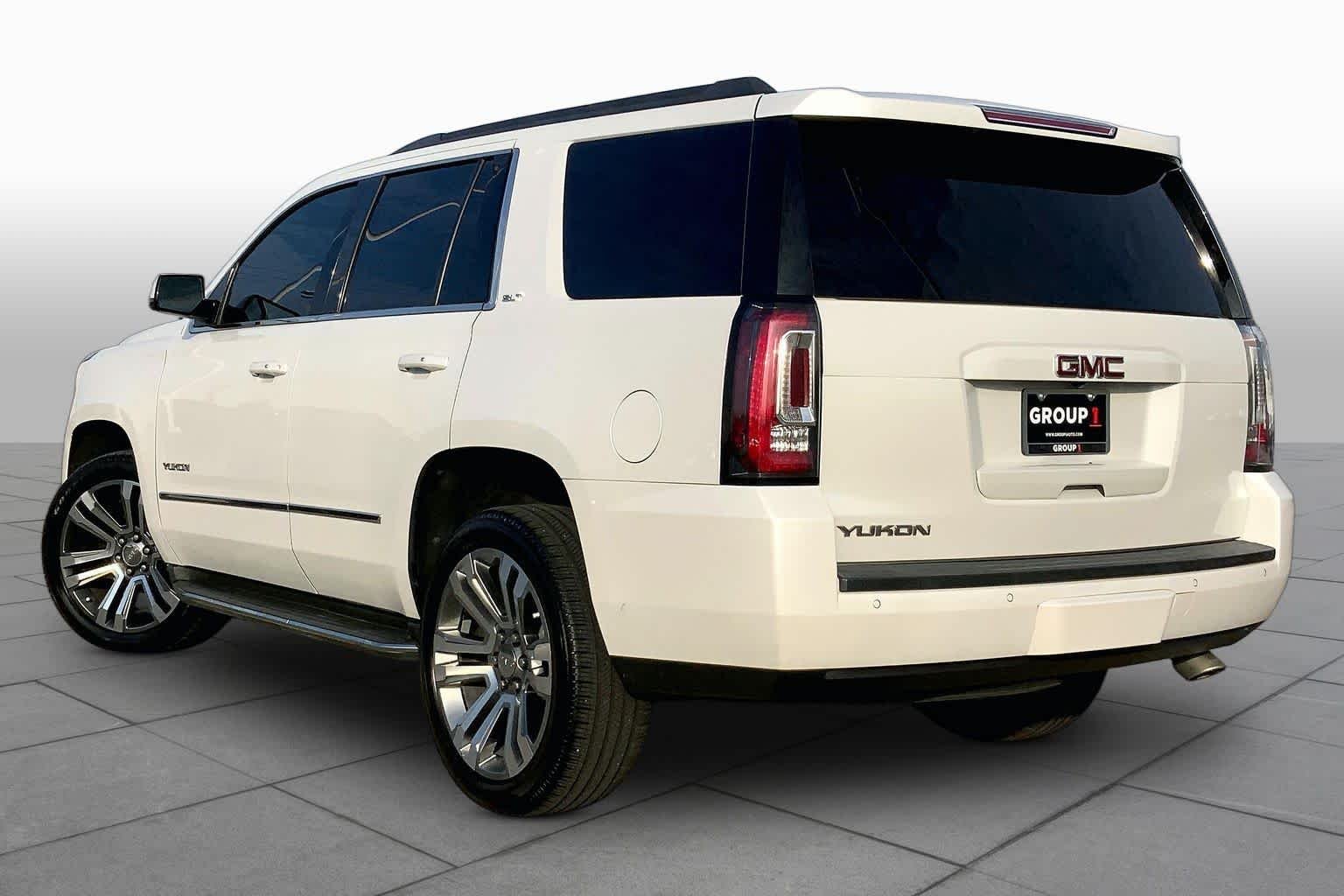 Used 2018 White Frost Tricoat GMC SLT image 12